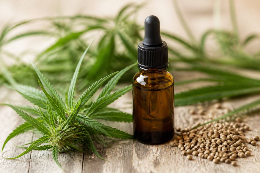 Huile de cbd pressée à froid : bienfaits, extraction et usages
